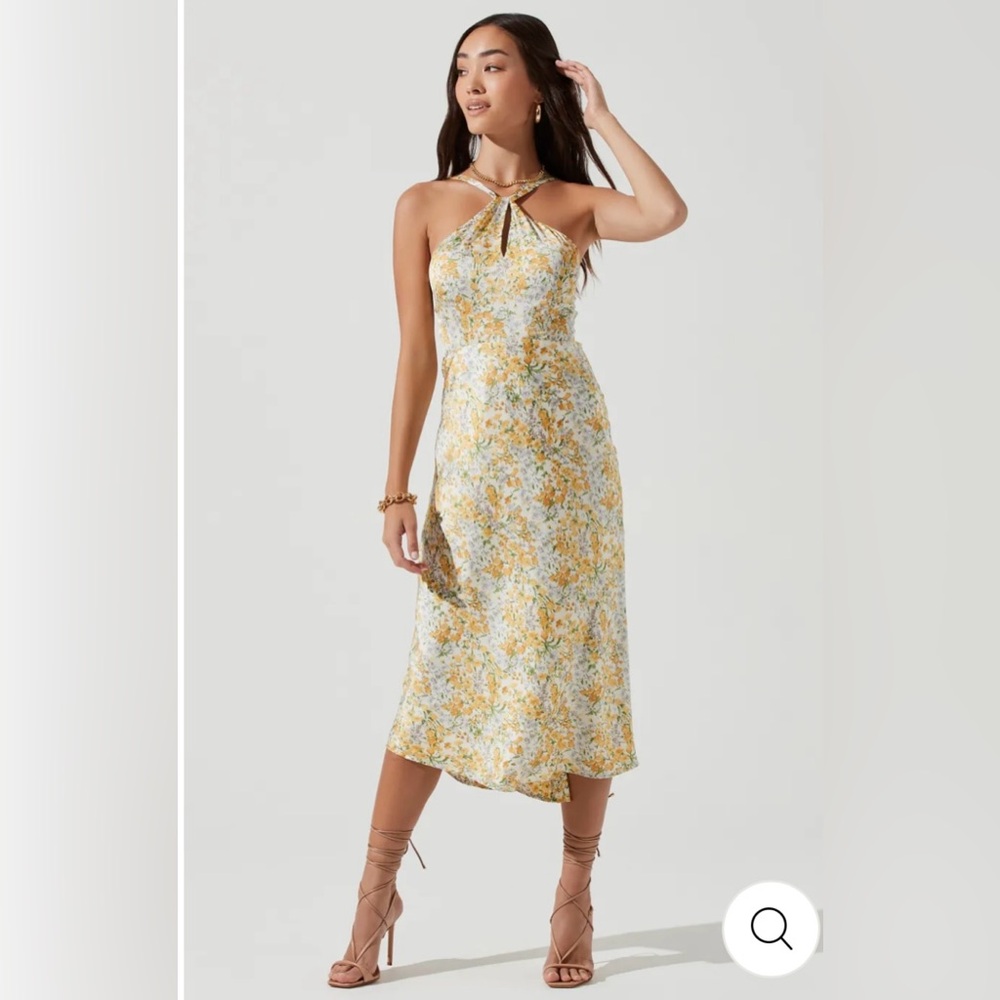 NWT ASTR THE LABEL Sandrine Floral Halter Midi dress in Cream Yellow Floral XS